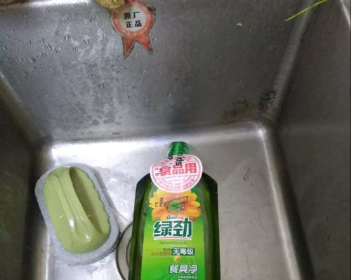 骨头汤可以浇花？真相揭秘！（骨头汤对植物生长的影响及其原因分析，让你不再疑惑！）
